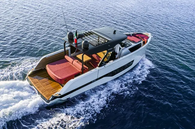 Cranchi A46 — Luxury Yachts St. Tropez, Saint-Tropez