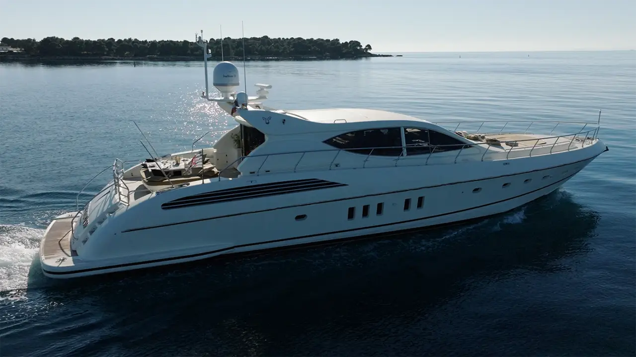Leopard 24, exterior — Luxury Yachts St. Tropez, Saint-Tropez. 24 Metres Built For Gulf Anchorages And Island Runs