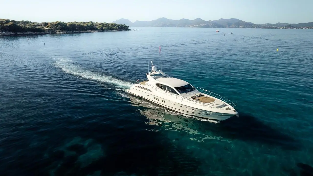 Leopard 24, main deck — Luxury Yachts St. Tropez, Saint-Tropez. 24 Metres Built For Gulf Anchorages And Island Runs
