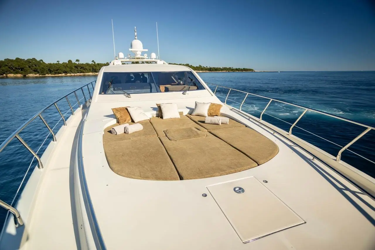 Leopard 24, aft deck — Luxury Yachts St. Tropez, Saint-Tropez. 24 Metres Built For Gulf Anchorages And Island Runs