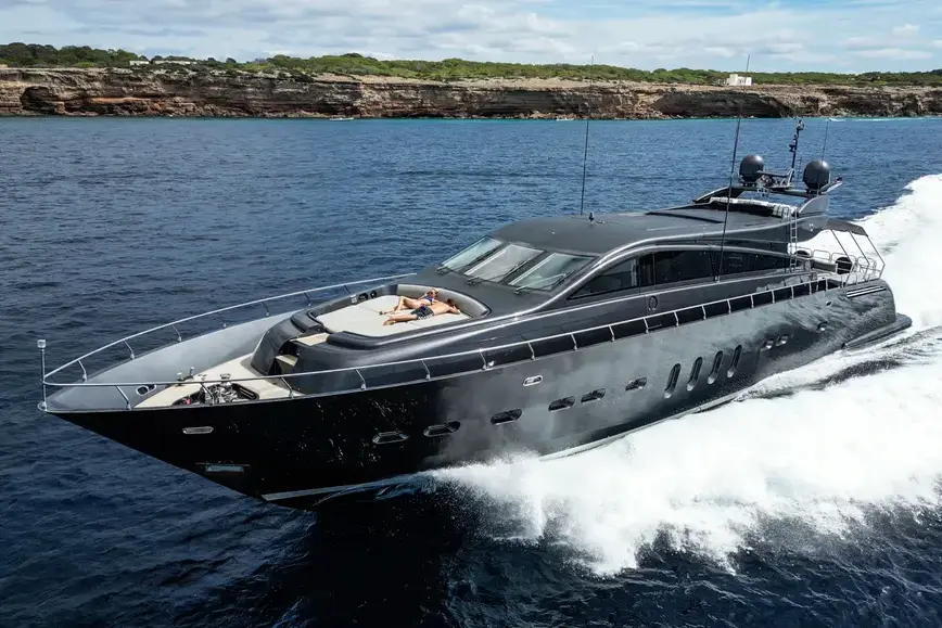 Leopard 31 — Luxury Yachts St. Tropez, Saint-Tropez. Fast Gulf crossings from Nouveau Port to Pampelonne