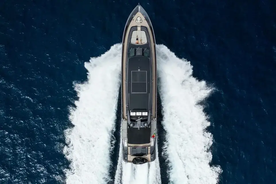 Leopard 31, main deck — Luxury Yachts St. Tropez, Saint-Tropez. Fast Gulf crossings from Nouveau Port to Pampelonne