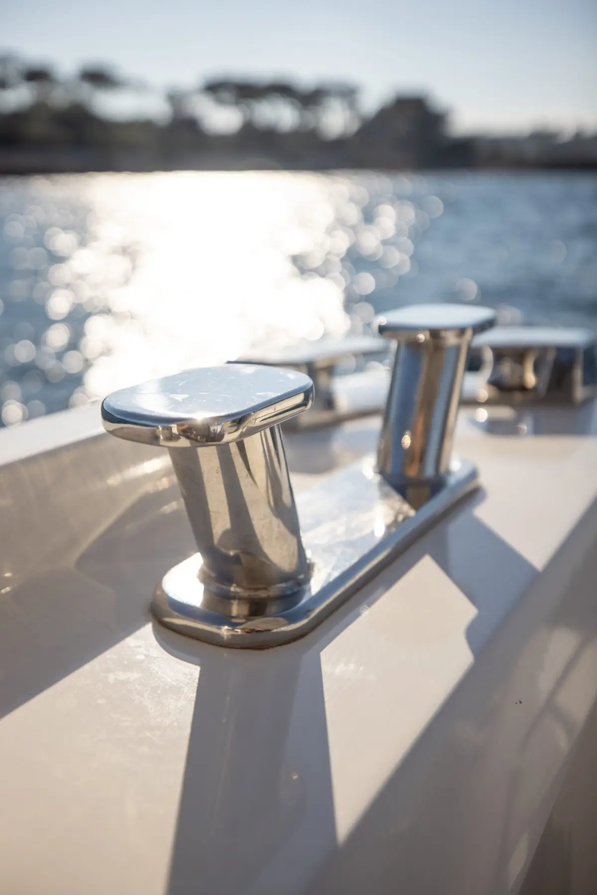 Prestige 680s, pont arrière — Luxury Yachts St. Tropez, Saint-Tropez. Cap sur Pampelonne, mouillage tranquille en fin de journée