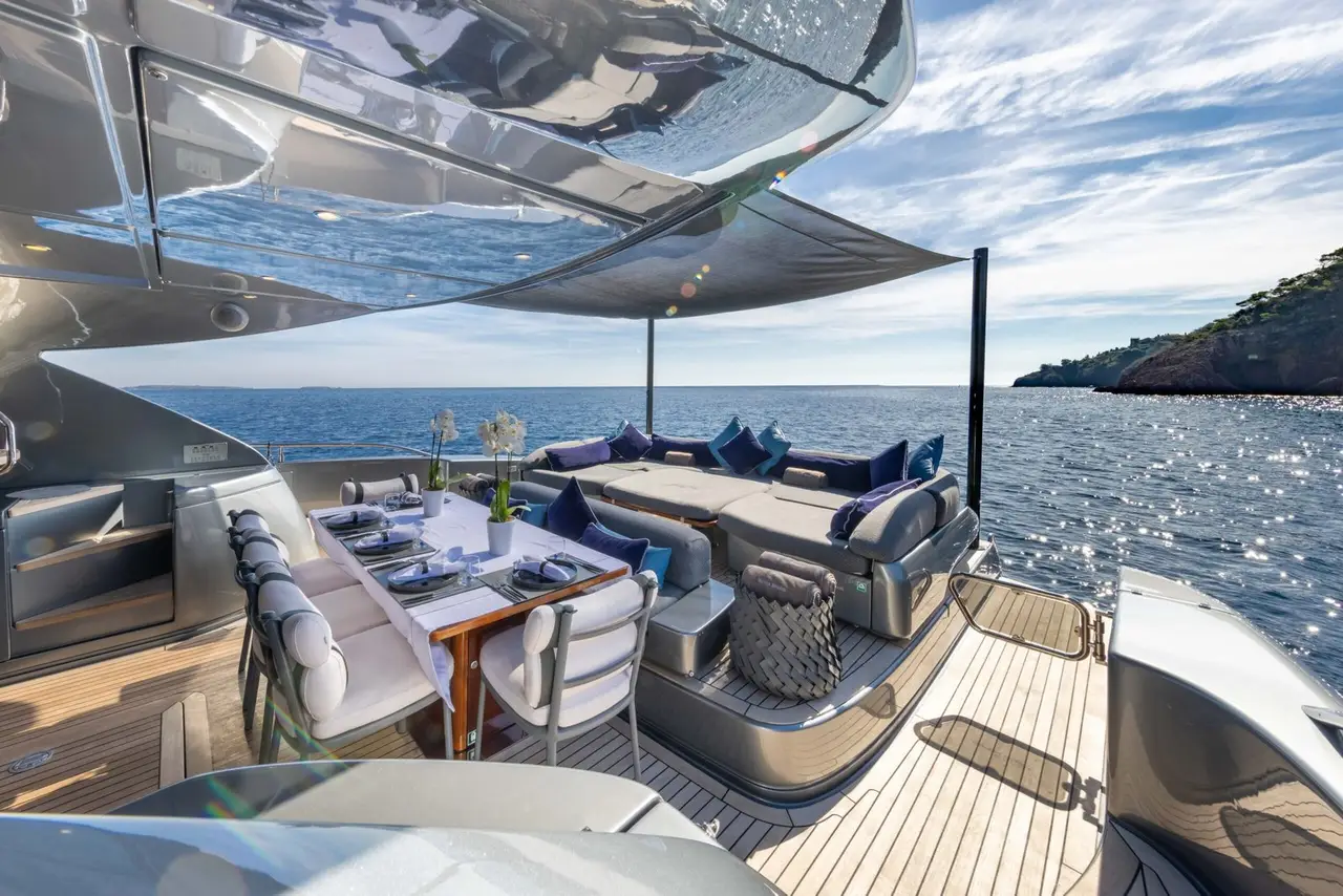 Riva 86 Domino, master cabin — Luxury Yachts St. Tropez, Saint-Tropez. Sleek Italian hull for fast Pampelonne beach runs