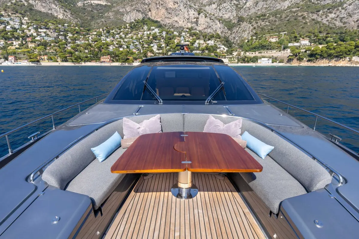 Riva 86 Domino, flybridge — Luxury Yachts St. Tropez, Saint-Tropez. Sleek Italian hull for fast Pampelonne beach runs