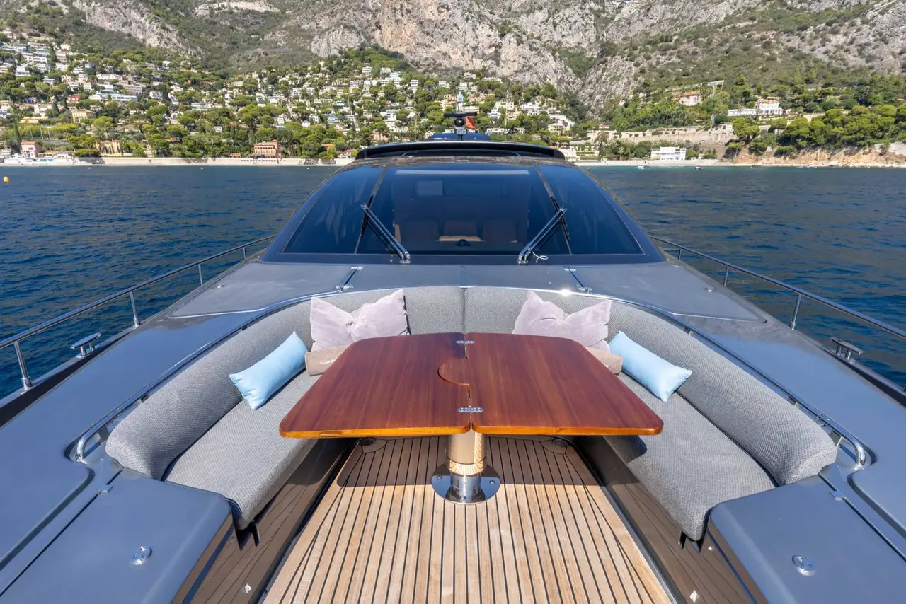 Riva 86 Domino, flybridge — Luxury Yachts St. Tropez, Saint-Tropez. Sleek Italian hull for fast Pampelonne beach runs