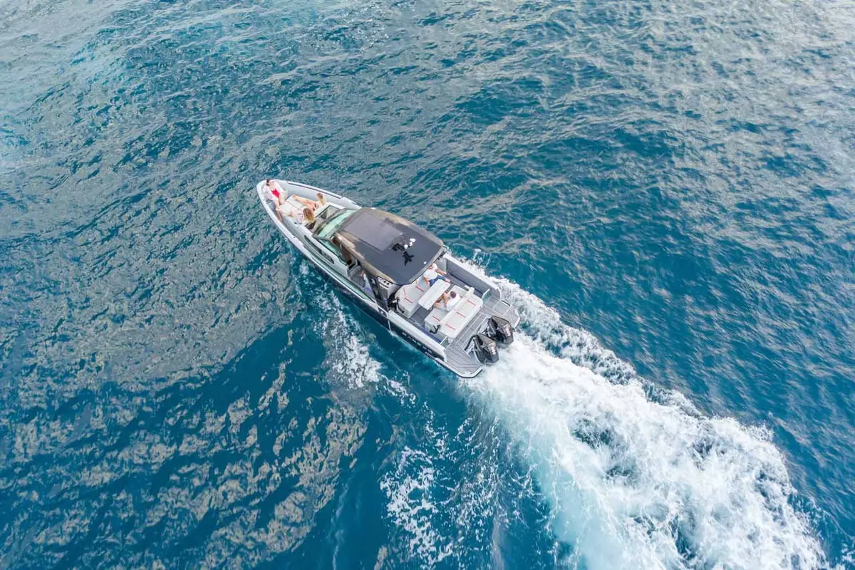 Saxdor 320 — Luxury Yachts St. Tropez, Saint-Tropez. Cap Taillat en une matinée, retour avant le déjeuner