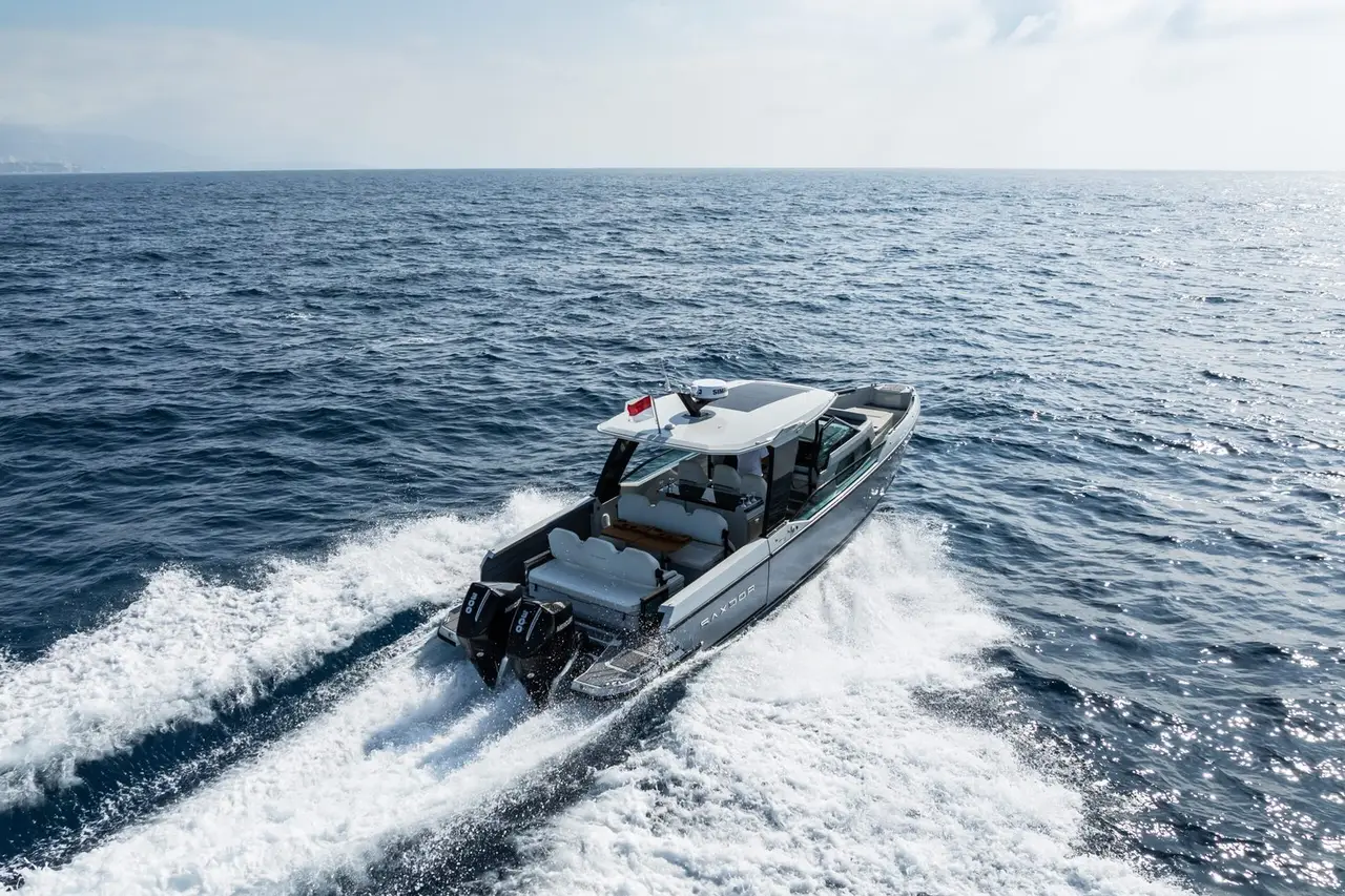Saxdor 320, extérieur — Luxury Yachts St. Tropez, Saint-Tropez. Cap Taillat en une matinée, retour avant le déjeuner