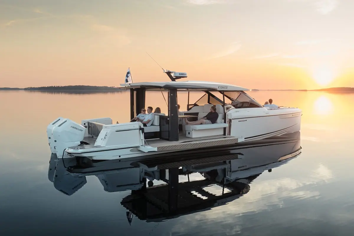 Saxdor 400 GTO — Luxury Yachts St. Tropez, Сен-Тропе. Быстрый выход к бухтам залива на полдня