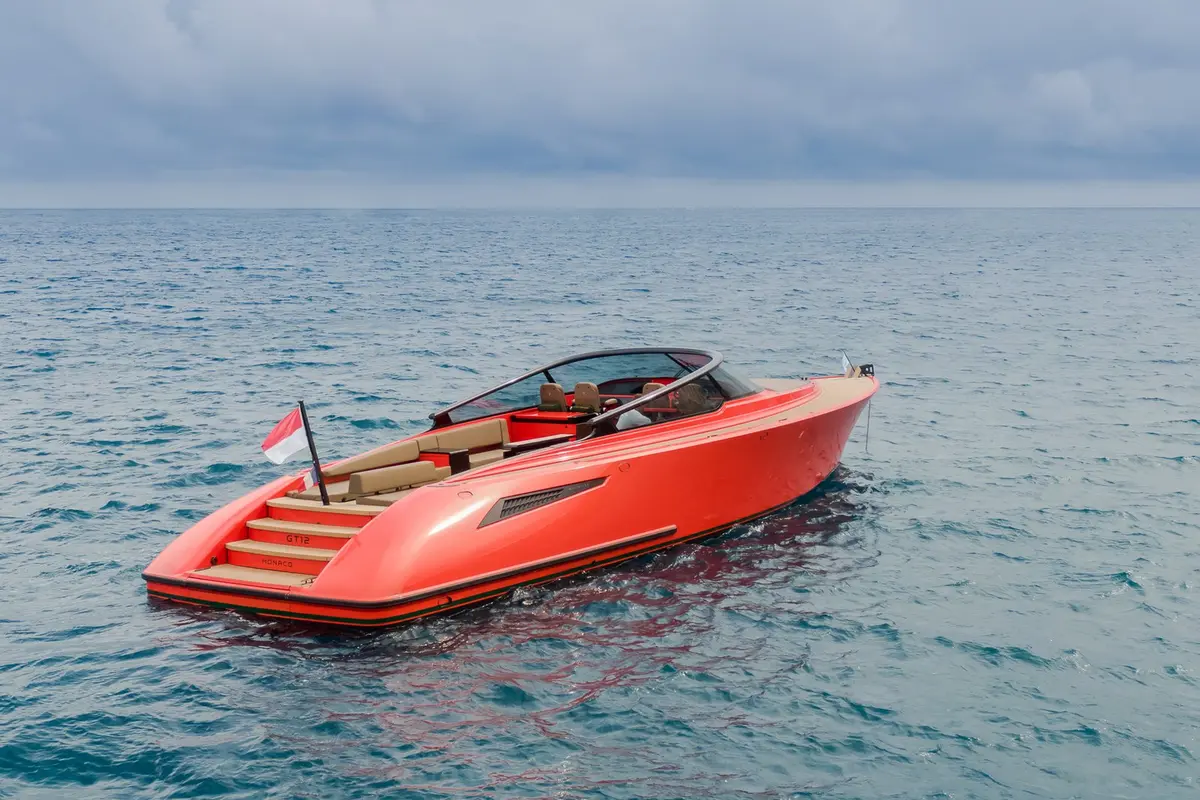 Wajer 55 — Luxury Yachts St. Tropez, Saint-Tropez. De Pampelonne à Cap Taillat en filant sur l'eau