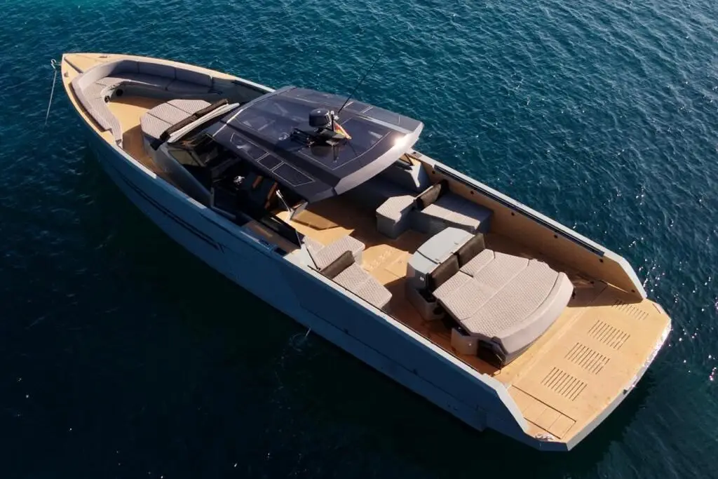 Wajer 55, extérieur — Luxury Yachts St. Tropez, Saint-Tropez. De Pampelonne à Cap Taillat en filant sur l'eau
